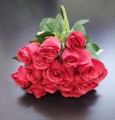 Buchet trandafiri 18 flori Rosu