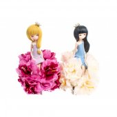 Figurine Din Rasina Fata Pe Glob Flori Ciclam Si Somon 2/Set