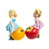 Figurine Din Rasina Fata Pe Portocala Si Mar 2/Set